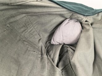 Heer, Feldbluse Modell 1936 aus leichten Sommerstoff. Eigentumstück für einen Offizier in der Heeresverwaltung. Sehr guter Zustand, alle Effekten original vernäht