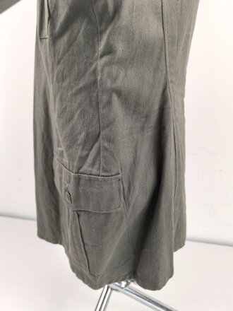 Heer, Feldbluse Modell 1936 aus leichten Sommerstoff. Eigentumstück für einen Offizier in der Heeresverwaltung. Sehr guter Zustand, alle Effekten original vernäht