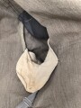 Heer, Feldbluse Modell 1936 für einen Leutnant der Artillerie. Ausführung in leichtem Sommerstoff. Leicht getragenes Eigentumstück, die Effekten vermutlich neuzeitlich wieder angenäht