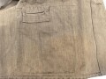 Heer, Feldbluse Modell 1936 für einen Leutnant der Artillerie. Ausführung in leichtem Sommerstoff. Leicht getragenes Eigentumstück, die Effekten vermutlich neuzeitlich wieder angenäht