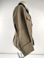Heer, Feldbluse Modell 1936 für einen Leutnant der Artillerie. Ausführung in leichtem Sommerstoff. Leicht getragenes Eigentumstück, die Effekten vermutlich neuzeitlich wieder angenäht