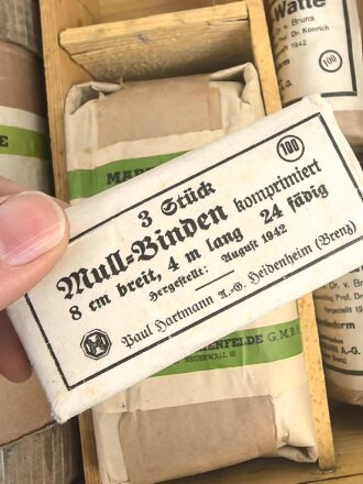 Tier Luftschutzkasten 39. das Inhaltsverzeichniss mit Druckvermerk von 1942. Ungereinigtes Stück