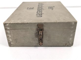 Tier Luftschutzkasten 39. das Inhaltsverzeichniss mit Druckvermerk von 1942. Ungereinigtes Stück