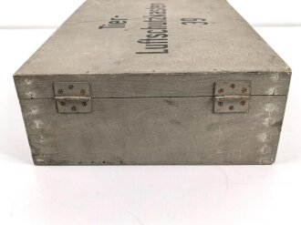 Tier Luftschutzkasten 39. das Inhaltsverzeichniss mit Druckvermerk von 1942. Ungereinigtes Stück