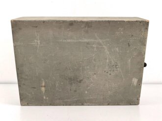 Tier Luftschutzkasten 39. das Inhaltsverzeichniss mit Druckvermerk von 1942. Ungereinigtes Stück