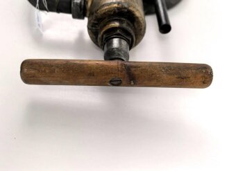 Einheits Luftschutz Handspritze "Oskar Rutter Bautzen". Ungereinigtes Stück, mit dem seltenen Schlauch
