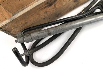Gasschutz / Luftschutz Entgiftungsspritze in Umverpackung, ungebrauchtes Stück, die Gebrauchsanweisung mit Druckvermerk von 1944