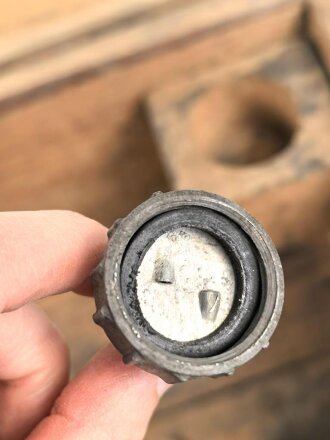Gasschutz / Luftschutz Entgiftungsspritze in Umverpackung, ungebrauchtes Stück, die Gebrauchsanweisung mit Druckvermerk von 1944