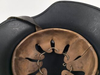 Stahlhelm Luftschutz. Einteiliges Modell, Originallack, hatte nie ein Emblem