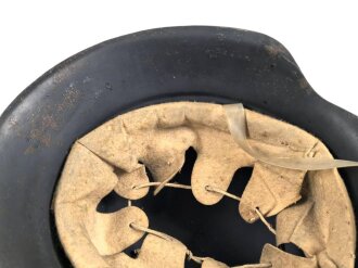 Stahlhelm Luftschutz.  Originallack, hatte nie ein Emblem. Kinnriemen aus Kunststoff, NS 64
