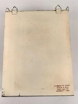 Luftschutz Hausapotheke. Originallack, ungereinigt, die Gebrauchsanweisung mit Druckvermerk von 1941.
