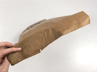 Papiertüte " Löschsand für Luftschutz" Stand so gefüllt auf den Speichern um auf ausbrechende Feuer reagieren zu können.
