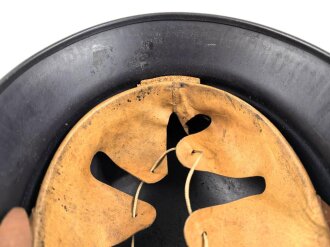 Stahlhelm Luftschutz. In allen Teilen Original und zusammengehörig,  Q 68