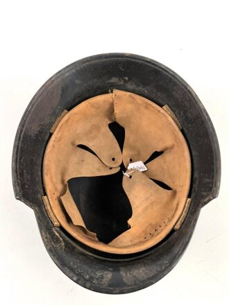 Stahlhelm Luftschutz. In allen Teilen Original und zusammengehörig,  Eher ungewöhnliches Modell, stärkere Gebrauchsspuren