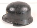Stahlhelm Luftschutz. In allen Teilen Original und zusammengehörig,  Eher ungewöhnliches Modell, stärkere Gebrauchsspuren