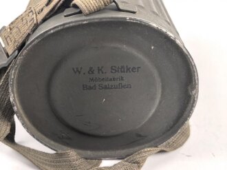 Luftschutz / Werkschutz. Gasmaske Modell 1930, ausführung als S-Maske für den Luftschutz. Datiert 1942, in sehr gutem Zustand. Filtereinsatz 41 ebenfalls datiert 1942. In sehr gut erhaltener "Dräger Werke" Bereitschaftsbüchse