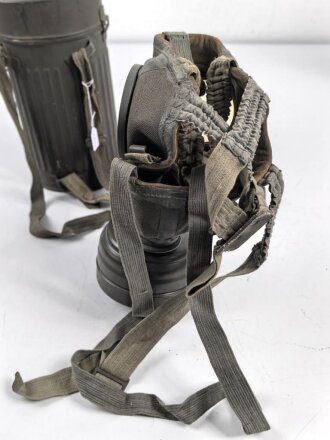 Luftschutz / Werkschutz. Gasmaske Modell 1930, ausführung als S-Maske für den Luftschutz. Datiert 1942, in sehr gutem Zustand. Filtereinsatz 41 ebenfalls datiert 1942. In sehr gut erhaltener "Dräger Werke" Bereitschaftsbüchse