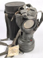 Luftschutz / Werkschutz. Gasmaske Modell 1930, ausführung als S-Maske für den Luftschutz. Datiert 1942, in sehr gutem Zustand. Filtereinsatz 41 ebenfalls datiert 1942. In sehr gut erhaltener "Dräger Werke" Bereitschaftsbüchse