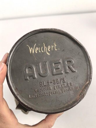 Luftschutz ,  Gasmaske Modell 1930, Ausführung als S-Maske für den Luftschutz. Datiert 1939. Filtereinsatz 41 ebenfalls datiert 1939. In " Auer" Bereitschaftsbüchse
