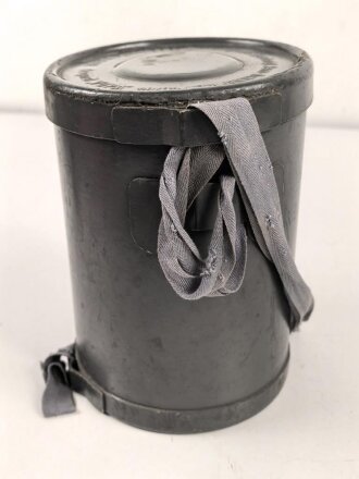 Luftschutz Volksgasmaske 40 in Bereitschaftsbüchse aus Preßpappe "Original Vupa" Guter Zustand, original lackierte Dose