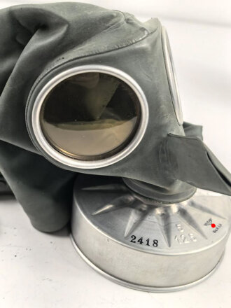 Luftschutz , Volksgasmaske 37 in Bereitschaftsbüchse...