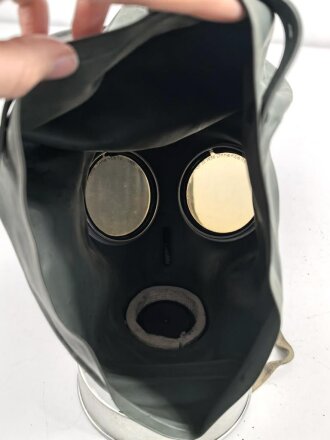 Luftschutz , Volksgasmaske 37 in Bereitschaftsbüchse aus blau lackiertem Blech