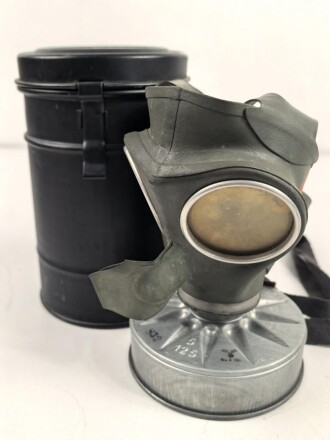 Luftschutz, Volksgasmaske 40  in Bereitschaftsbüchse von Zschiedrich, guter Gesamtzustand