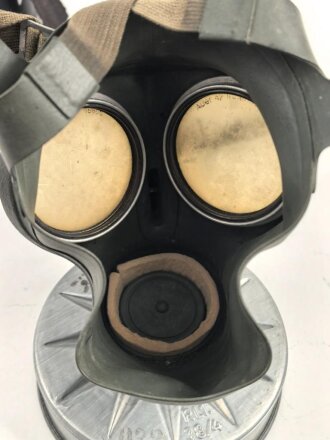Luftschutz, Volksgasmaske 40  in Bereitschaftsbüchse von Zschiedrich, guter Gesamtzustand