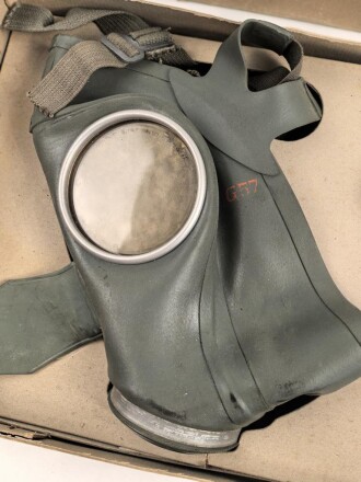 Luftschutz Volksgasmaske 40, Komplett, im Umkarton