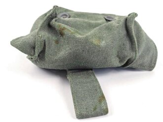 Tasche für Ersatz Gasmaskenfilter der Wehrmacht. Ungebraucht, datiert 1944