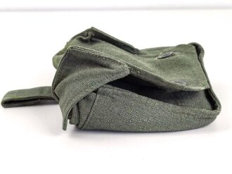 Tasche für Ersatz Gasmaskenfilter der Wehrmacht. Ungebraucht, datiert 1944