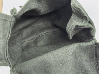 Tasche für Ersatz Gasmaskenfilter der Wehrmacht. Ungebraucht, datiert 1944