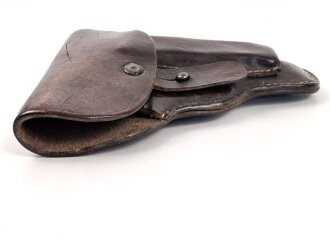 Tasche zur Pistole Modell 27 der Wehrmacht. Getragenes Stück in gutem Gesamtzustand mit reparierter Koppelschlaufe, datiert 1941