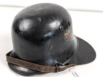 Feuerwehr III.Reich, Stahlhelm mit Nackenschutz in gutem...