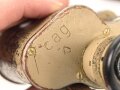 Dienstglas 6 x 30 Wehrmacht. Sandfarbener Originallack, "Dienstglas" rausgekratzt, linker Verstellring ohne Funktion, durchsicht rechts verschmutzt.