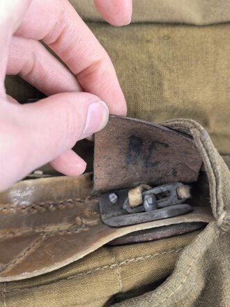 Tornister Wehrmacht. Getragenes Stück in gutem Gesamtzustand, datiert 1941