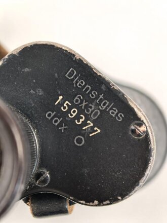 Dienstglas 6 x 30 Wehrmacht. Hersteller ddx. Klare Durchsicht, strichplatte deutlich. Guter Gesamtzustand