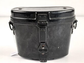 Behälter zum Dienstglas 6 x 30 der Wehrmacht aus...