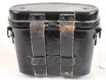 Behälter zum Dienstglas 6 x 30 der Wehrmacht aus schwarzer Preßmasse. gebraucht, guter Gesamtzustand