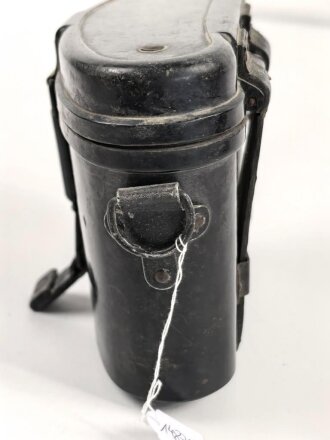 Behälter zum Dienstglas 6 x 30 der Wehrmacht aus schwarzer Preßmasse. gebraucht, guter Gesamtzustand