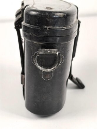 Behälter zum Dienstglas 6 x 30 der Wehrmacht aus schwarzer Preßmasse. gebraucht, guter Gesamtzustand