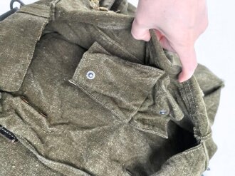 Pionier Seitentasche zum umhängen für 1 und 3 kg Ladungen , getragenes Stück, mit italienischem Beutetrageriemen versehen