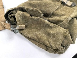 Pionier Seitentasche zum umhängen für 1 und 3 kg Ladungen , getragenes Stück, mit italienischem Beutetrageriemen versehen