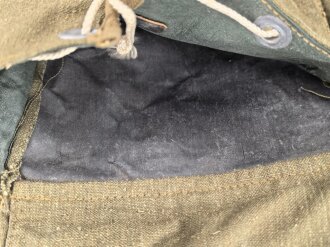 Paar Koppeltaschen für Pioniere der Wehrmacht. Guter Zustand, der Verbindungsriemen durchgeschnitten, Ein Schnallriemen leicht defekt, sonst sehr guter Zustand