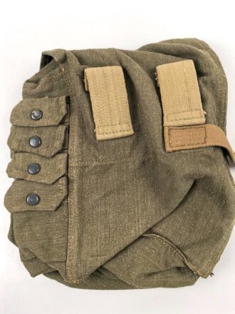 Paar Koppeltaschen für Pioniere der Wehrmacht. Guter Zustand, der Verbindungsriemen durchgeschnitten, Ein Schnallriemen leicht defekt, sonst sehr guter Zustand