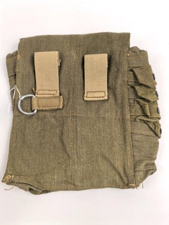 Paar Koppeltaschen für Pioniere der Wehrmacht. Guter Zustand, der Verbindungsriemen durchgeschnitten, Ein Schnallriemen leicht defekt, sonst sehr guter Zustand
