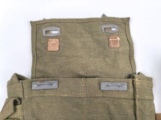 Paar Koppeltaschen für Pioniere der Wehrmacht. Guter Zustand, der Verbindungsriemen durchgeschnitten, Ein Schnallriemen leicht defekt, sonst sehr guter Zustand