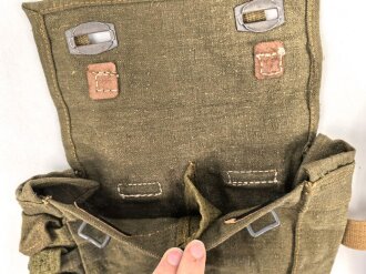 Paar Koppeltaschen für Pioniere der Wehrmacht. Guter Zustand, der Verbindungsriemen durchgeschnitten, Ein Schnallriemen leicht defekt, sonst sehr guter Zustand