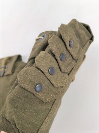 Paar Koppeltaschen für Pioniere der Wehrmacht. Guter Zustand, der Verbindungsriemen durchgeschnitten, Ein Schnallriemen leicht defekt, sonst sehr guter Zustand