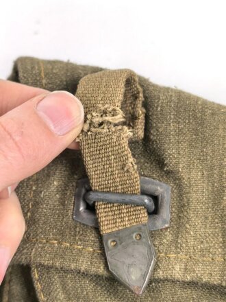 Paar Koppeltaschen für Pioniere der Wehrmacht. Guter Zustand, der Verbindungsriemen durchgeschnitten, Ein Schnallriemen leicht defekt, sonst sehr guter Zustand